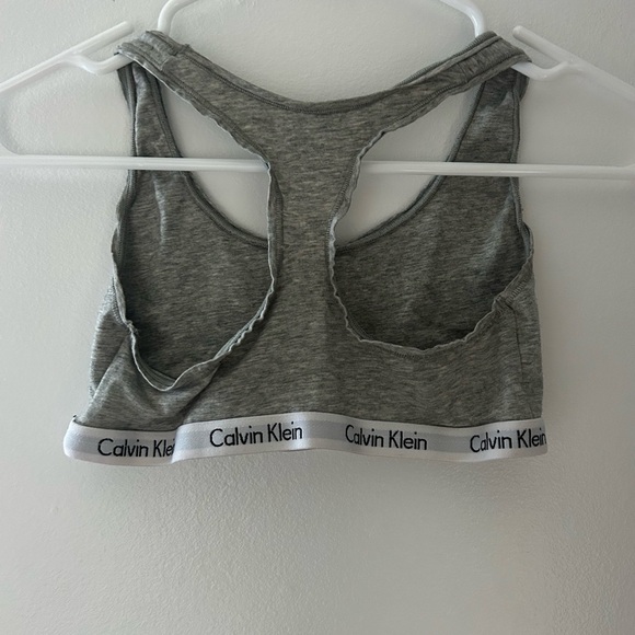 Calvin Klein Women’s XS Bra - Picture 2 of 2